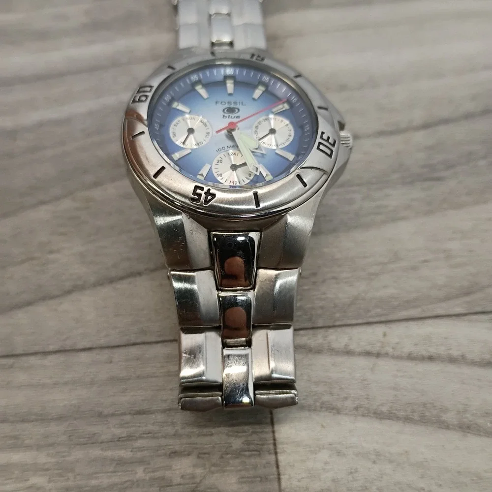 Fossil Blue Ladies Dive Watch 100m BQ-9199 New Battery Installed 6.5
